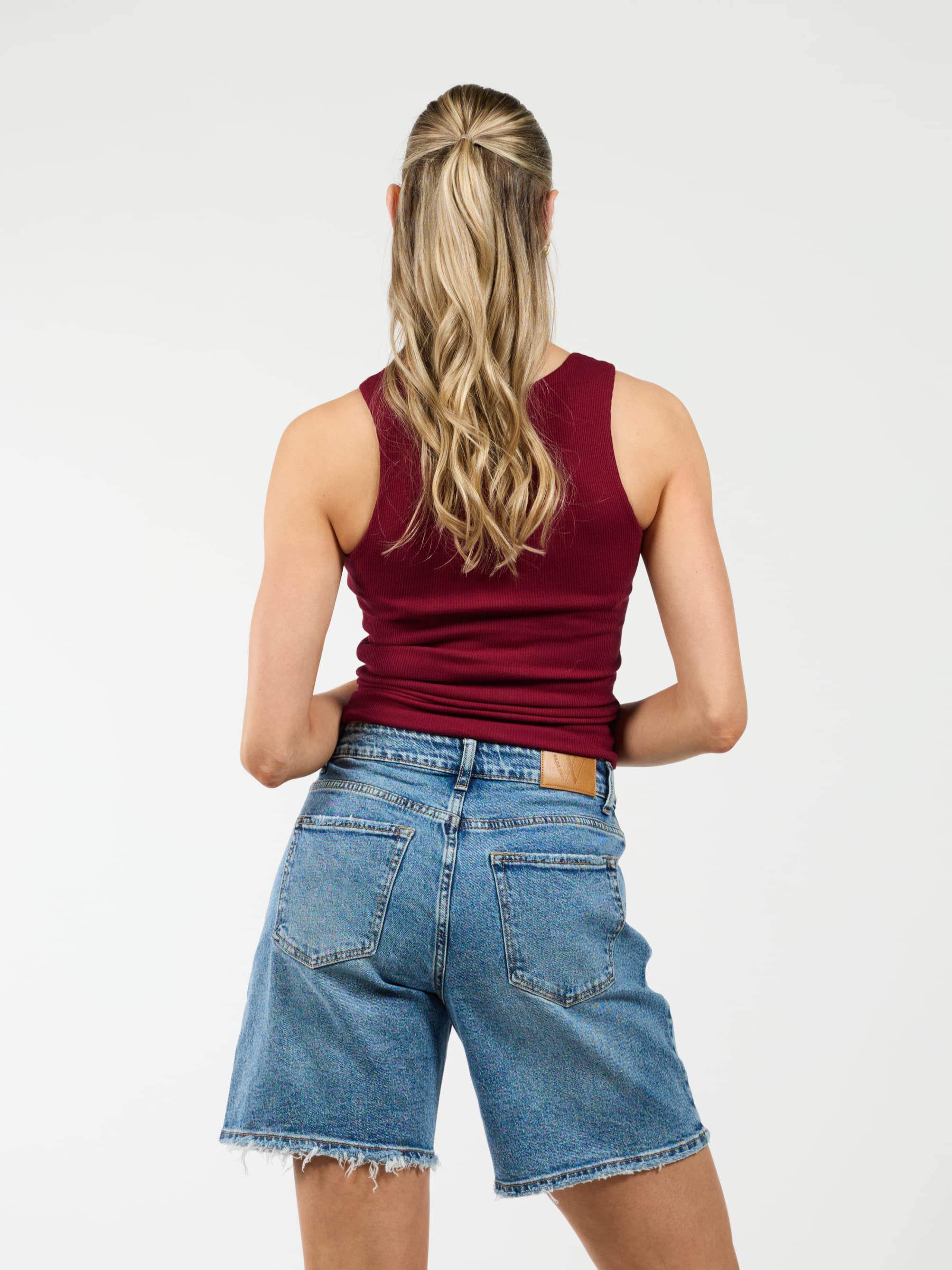 Noa Basic Tank Top | Berry | Tall - Image 5
