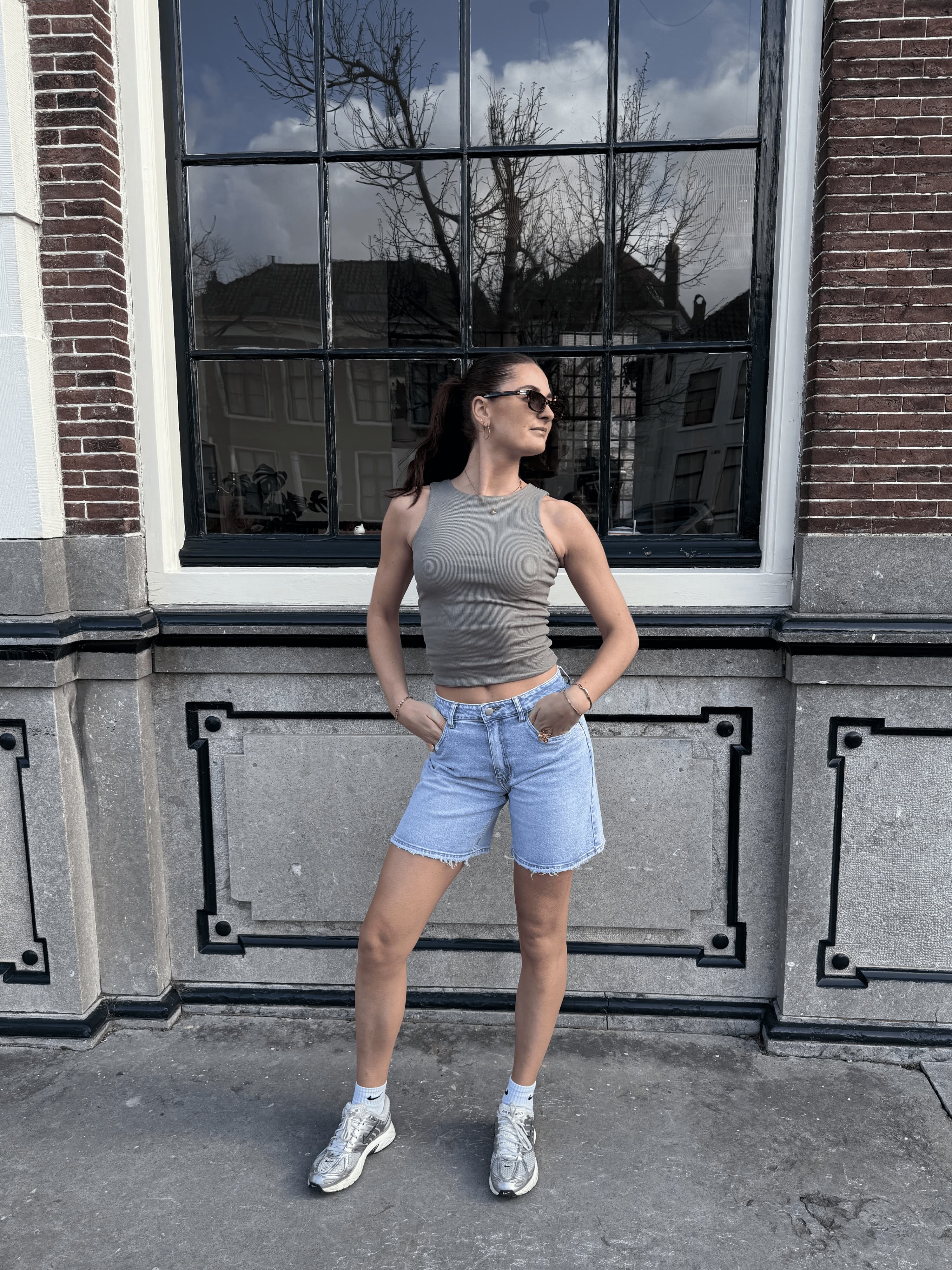 Noa Basic Tank Top | Lichtbruin | Tall - Image 2