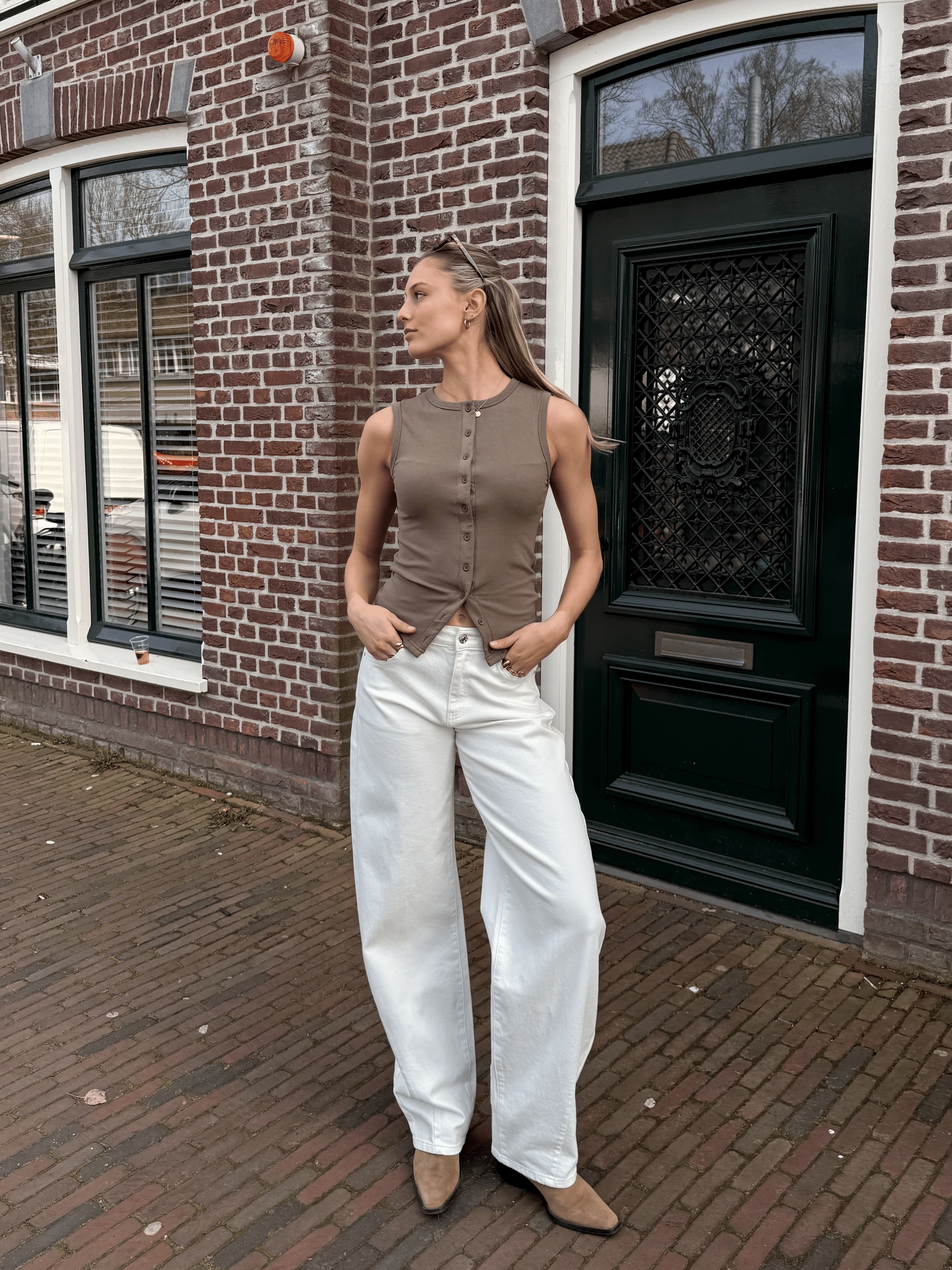 Hazel | Tanktop met knopen | Earthy olive | Tall - Image 6