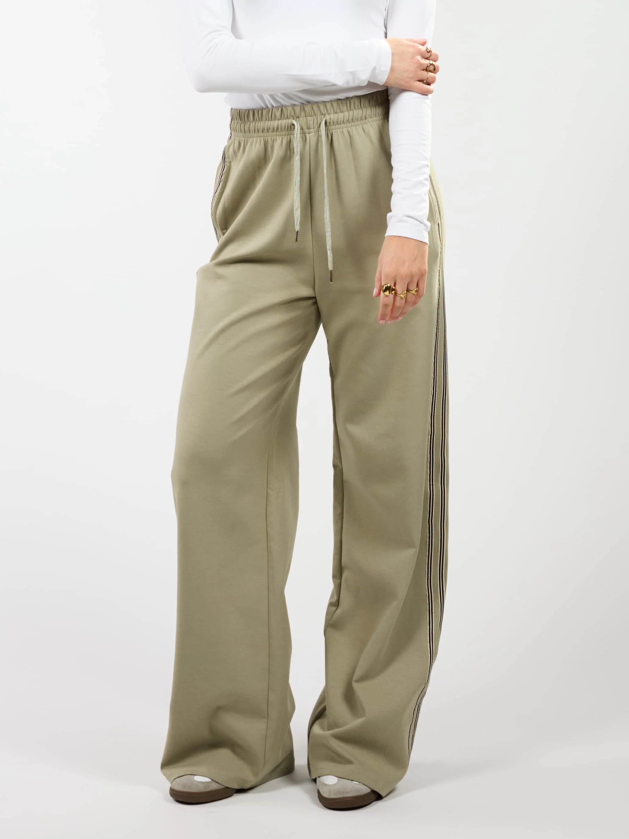 Izzy pants | Sage groen met streep | Tall