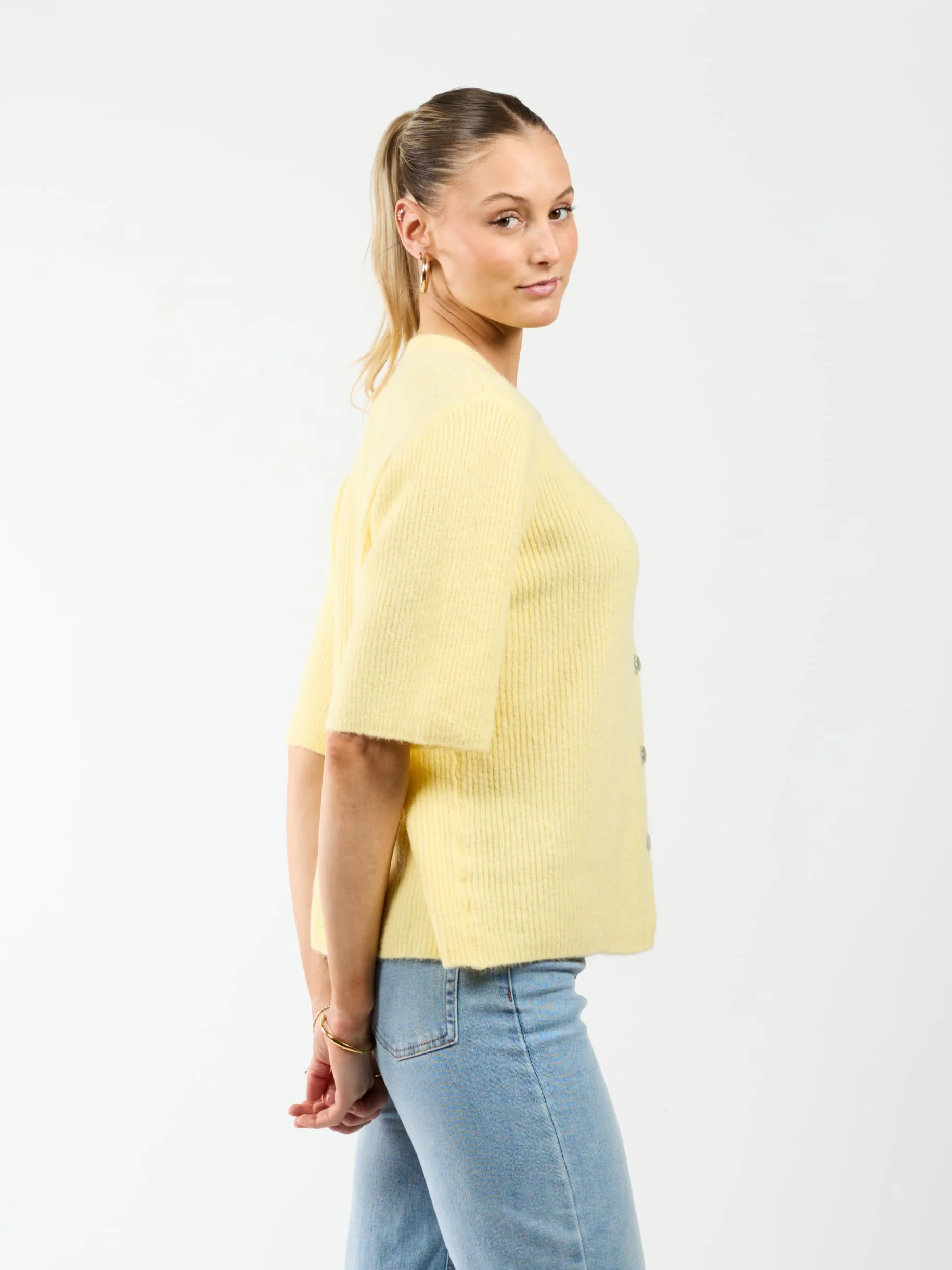 Lena Gebreid Vest met Knoopjes | Geel | Tall - Image 5