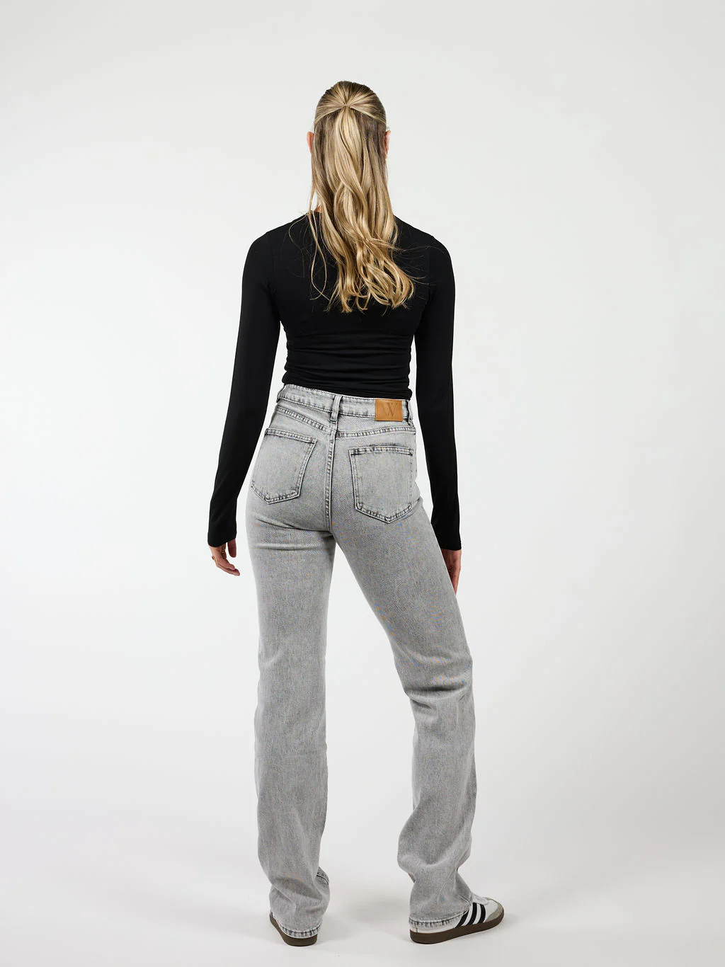 Lizza Straight Leg Jeans | Light grey | Stretch | Tall - Image 4