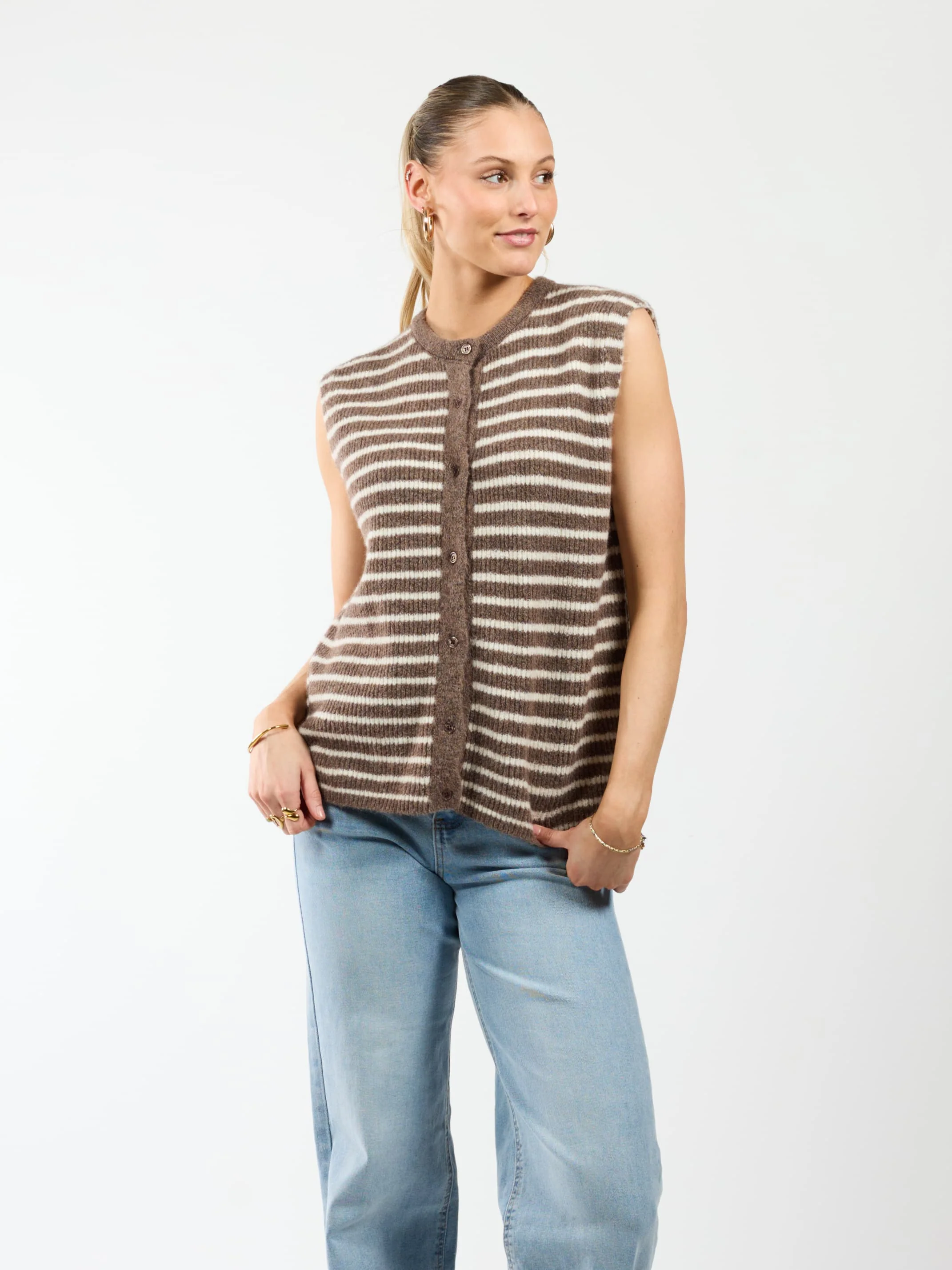 Lola Knitted Spencer met Knoopjes | Bruin wit gestreept | Tall - Image 4