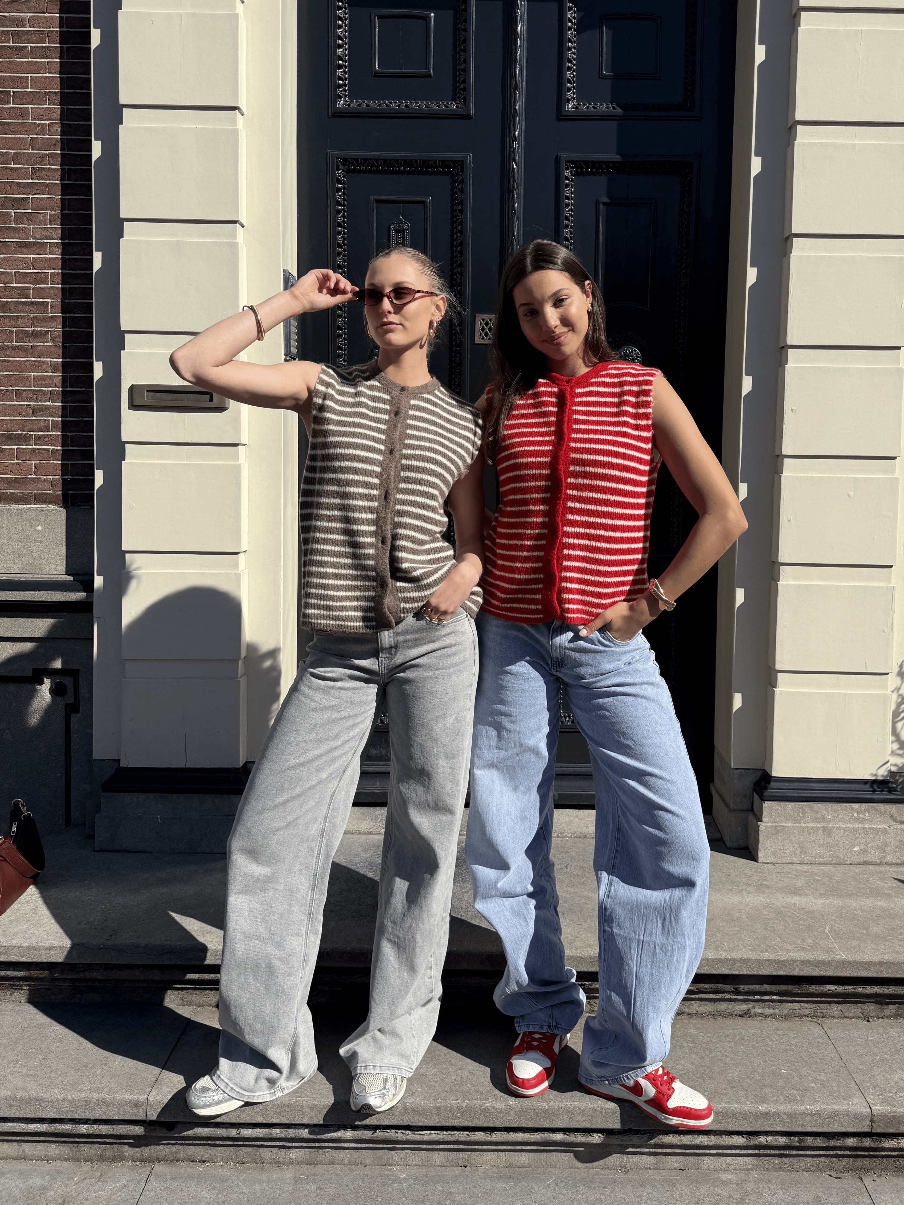 Lola Knitted Spencer met Knoopjes | Rood wit gestreept | Tall - Image 9
