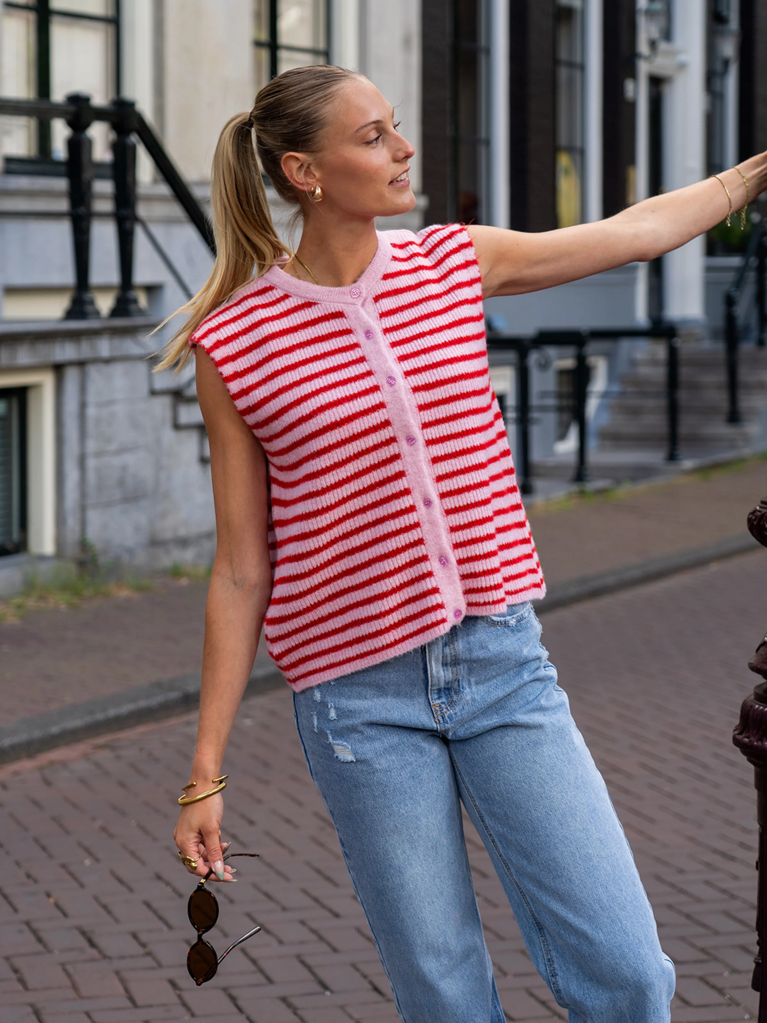 Lola Knitted Spencer met Knoopjes | Roze rood gestreept | Tall - Image 7