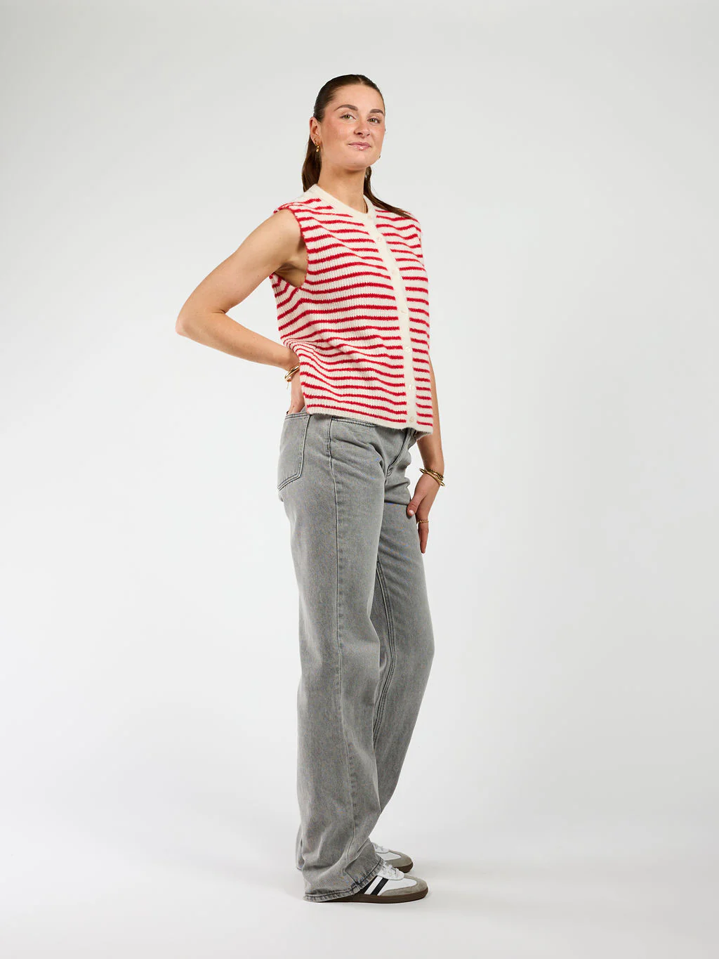 Lola Knitted Spencer met Knoopjes | Wit rood gestreept | Tall - Image 5