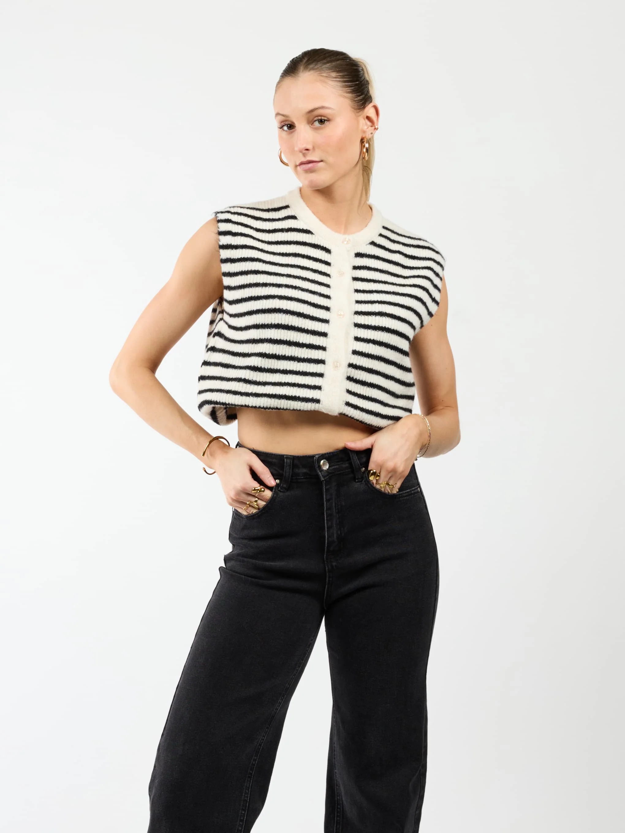 Lola Knitted Spencer met Knoopjes | Zwart wit gestreept | Tall - Image 2