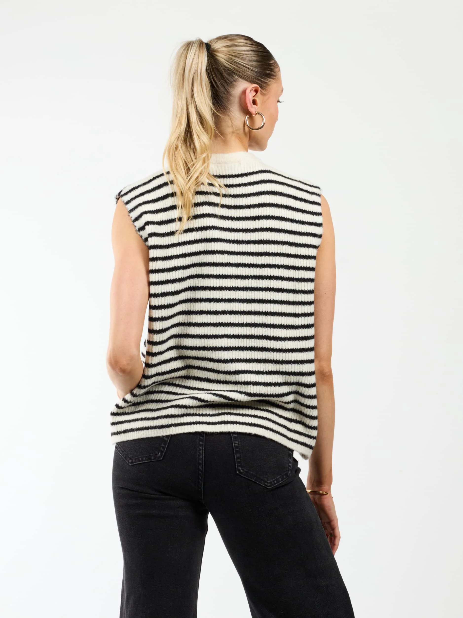 Lola Knitted Spencer met Knoopjes | Zwart wit gestreept | Tall - Image 4