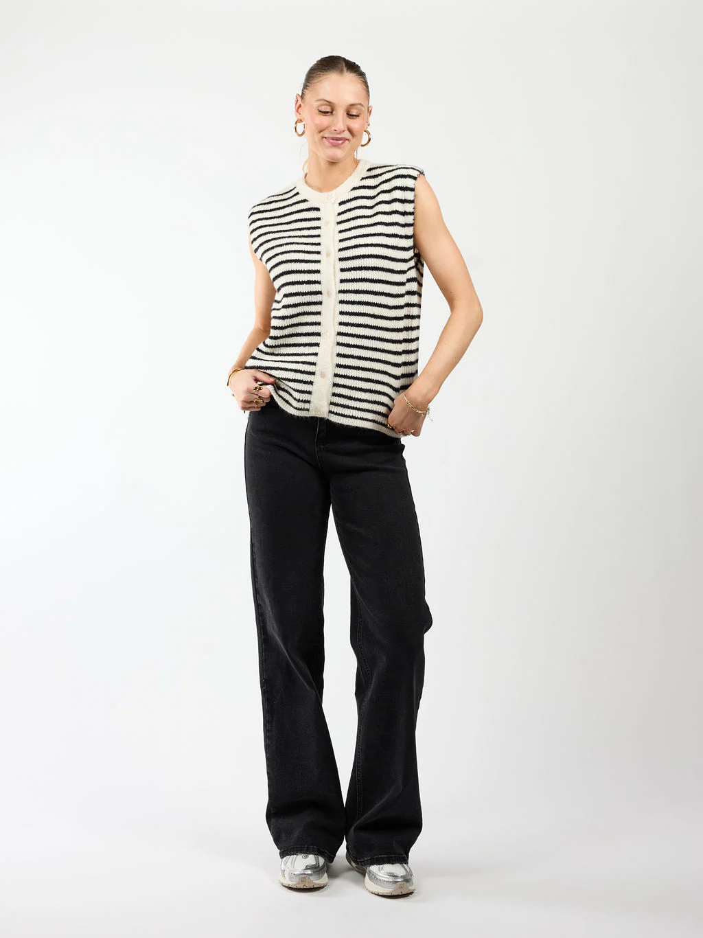 Lola Knitted Spencer met Knoopjes | Zwart wit gestreept | Tall - Image 5