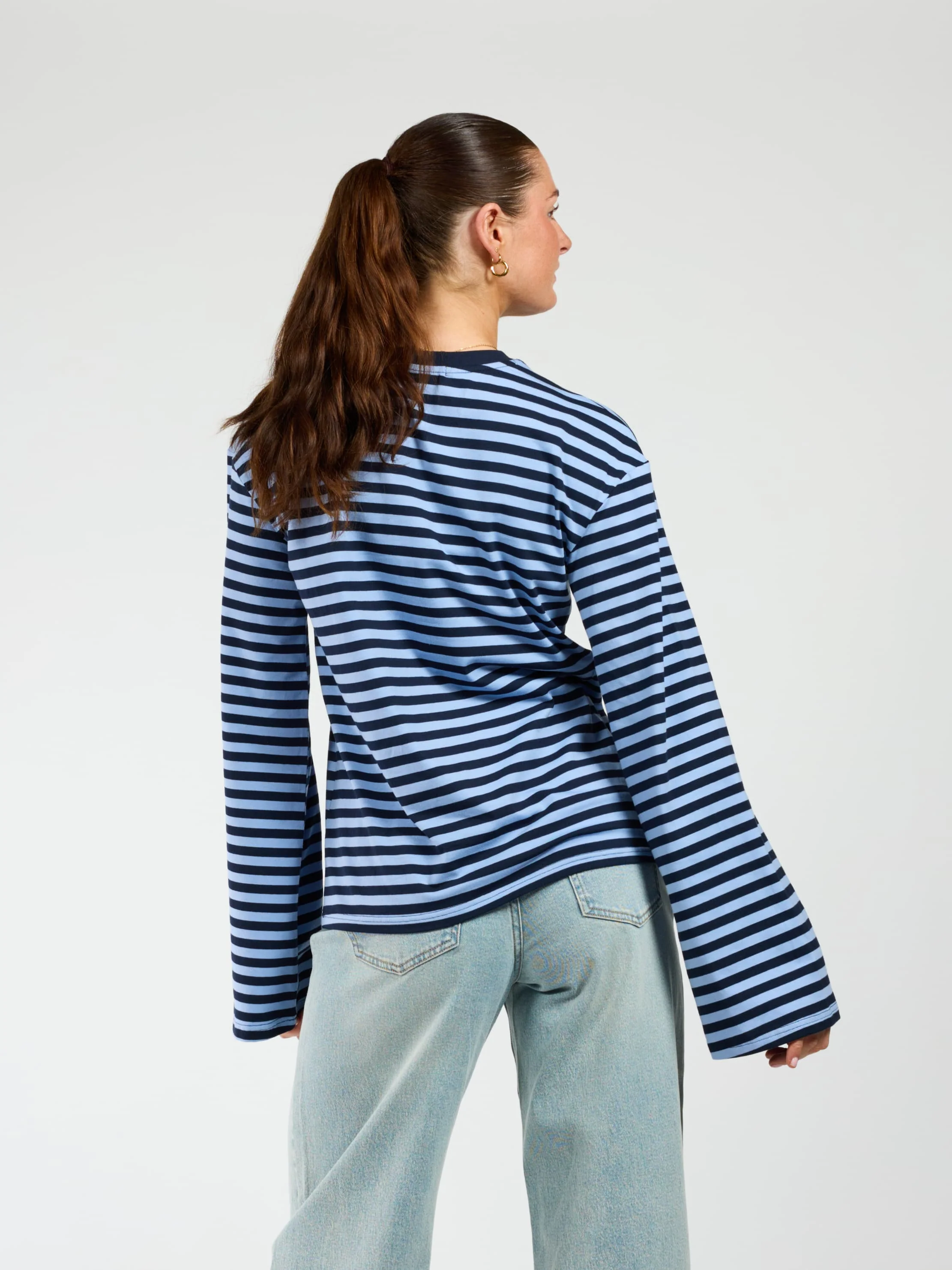 Nine Tee | Wijd uitlopende mouw | Gestreept blauw | Tall - Image 3