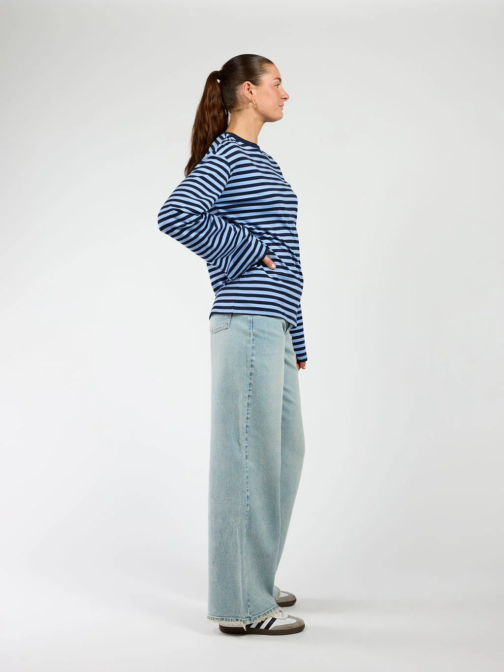 Nine Tee | Wijd uitlopende mouw | Gestreept blauw | Tall - Image 4