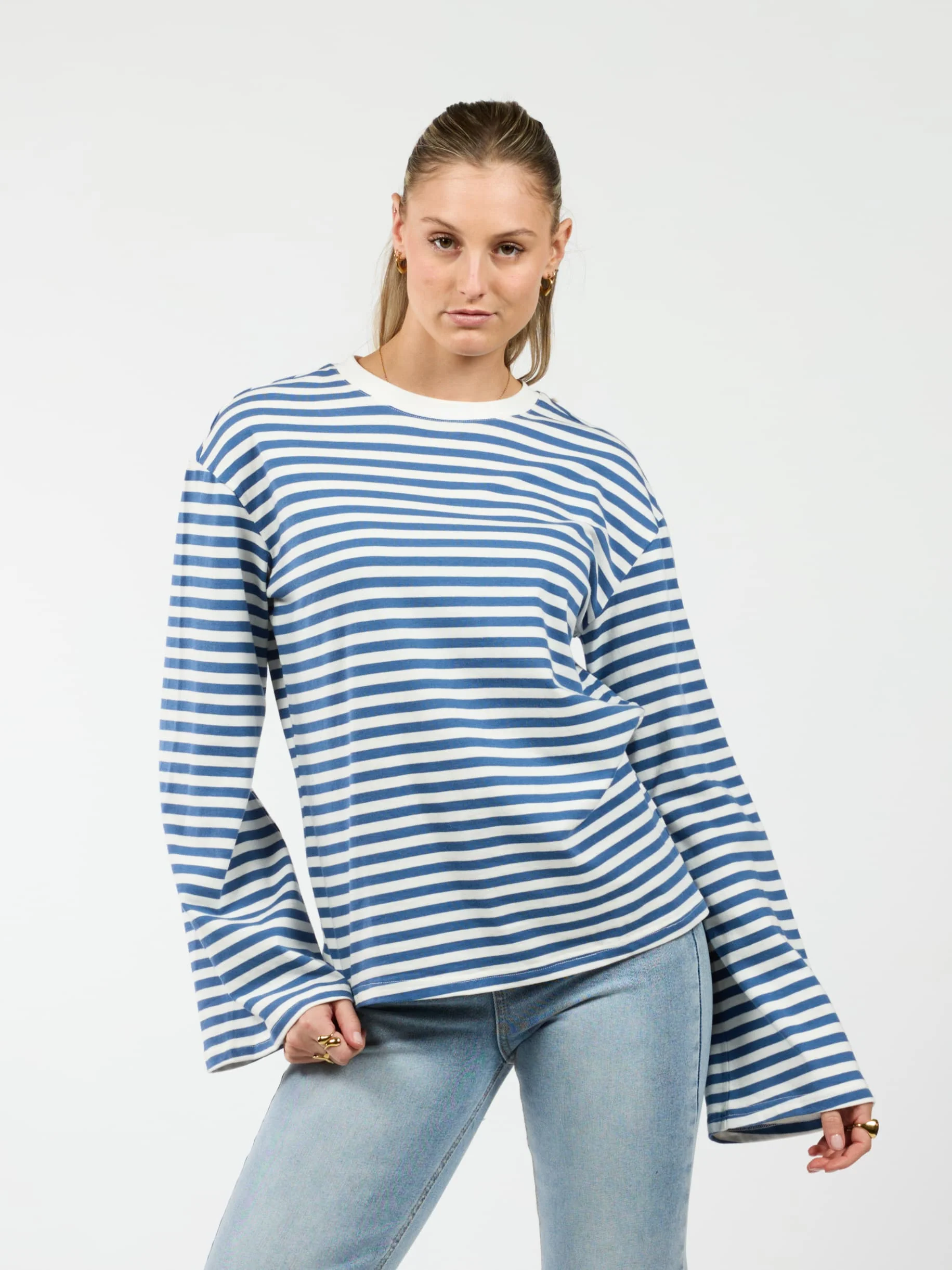Nine Tee | Wijd uitlopende mouw | Gestreept wit blauw | Tall