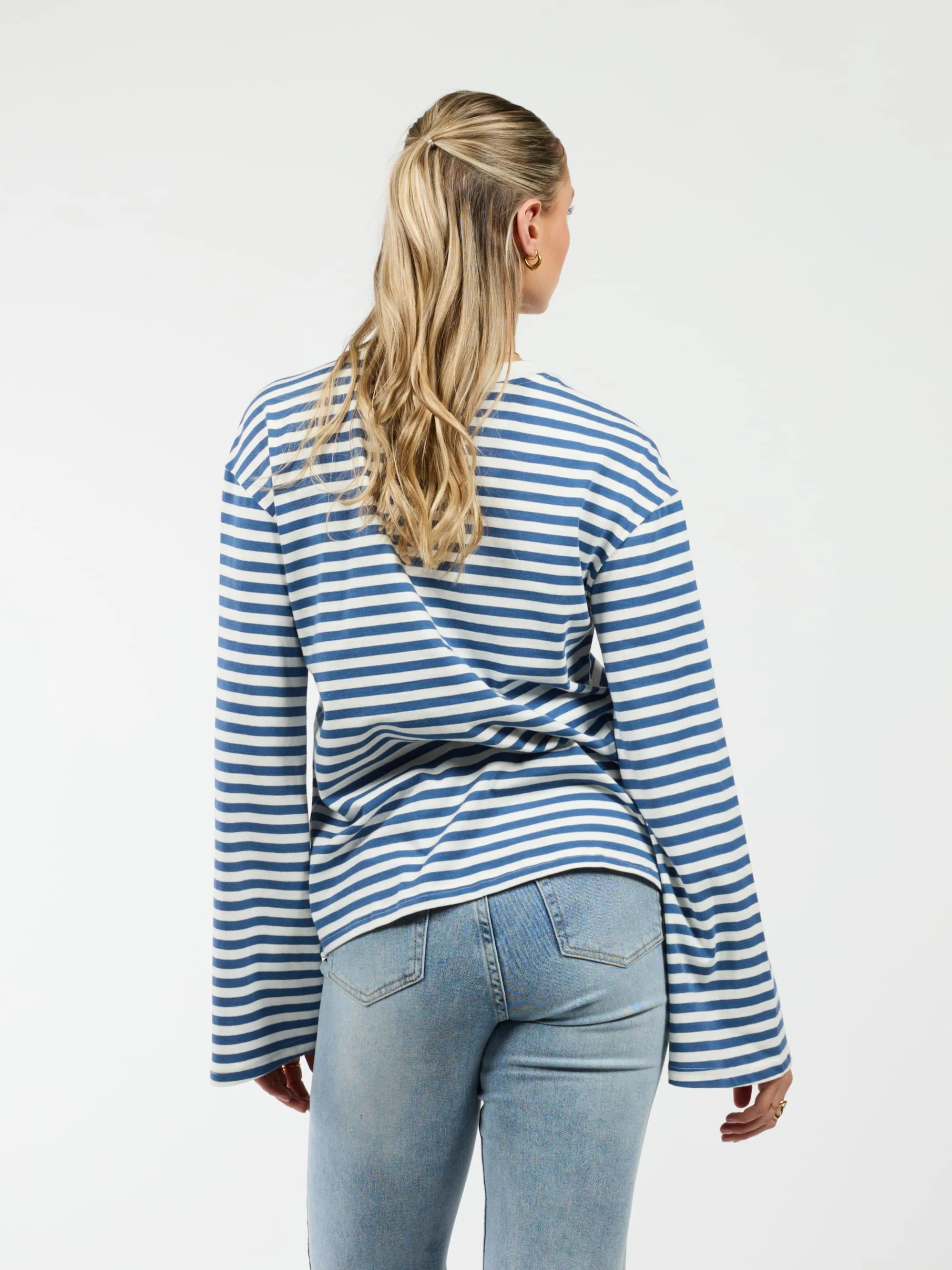 Nine Tee | Wijd uitlopende mouw | Gestreept wit blauw | Tall - Image 3