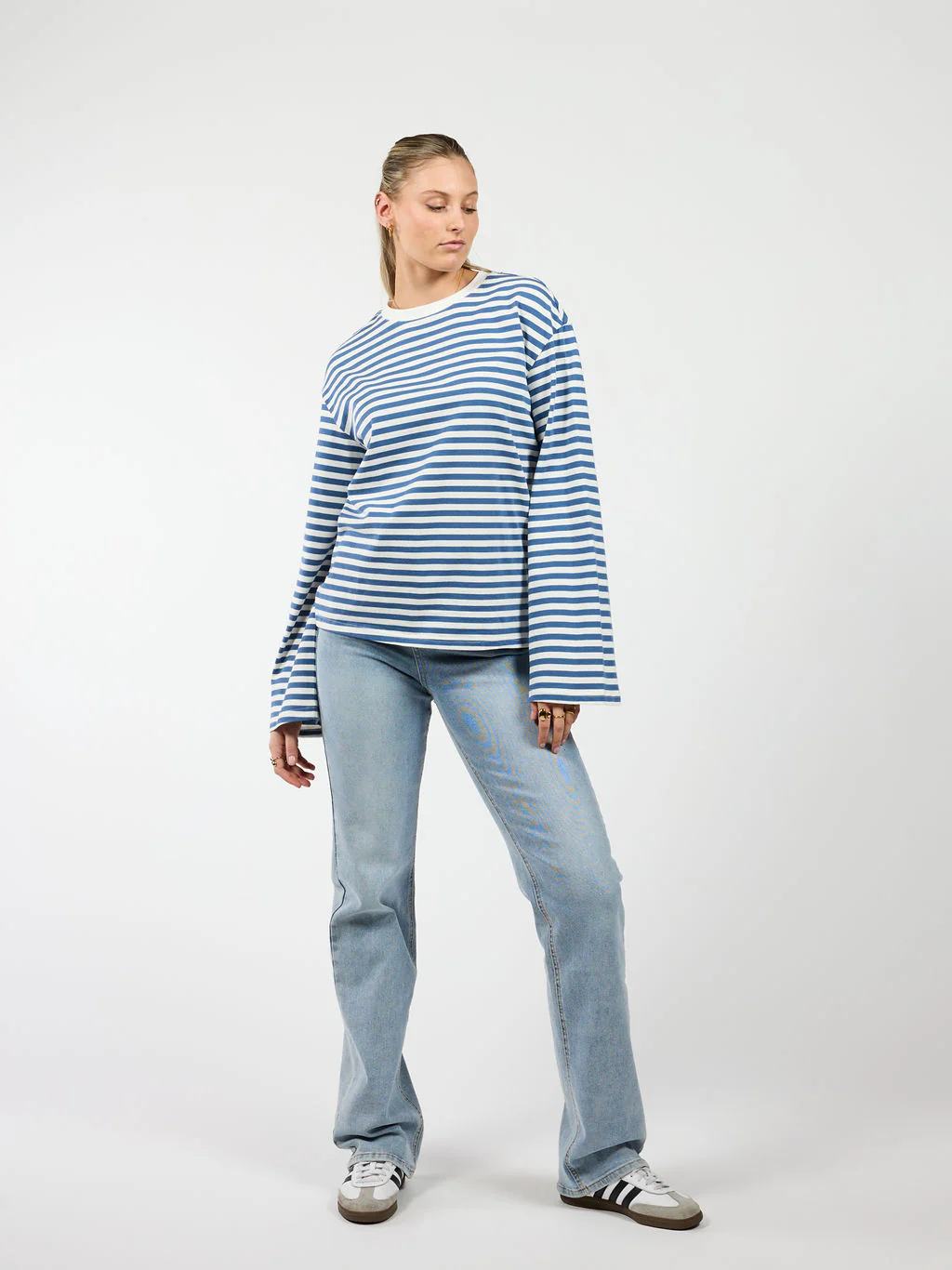 Nine Tee | Wijd uitlopende mouw | Gestreept wit blauw | Tall - Image 4